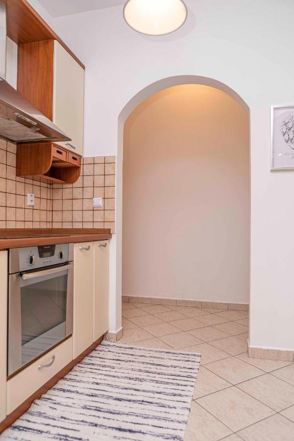 Castle View Apartment With Free Parking Bratislava Exterior foto