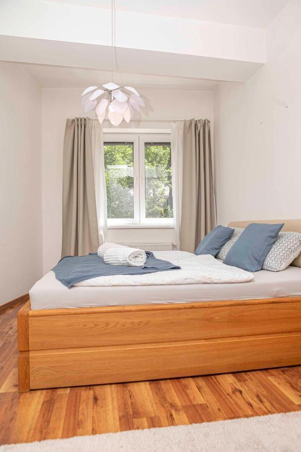 Castle View Apartment With Free Parking Bratislava Exterior foto